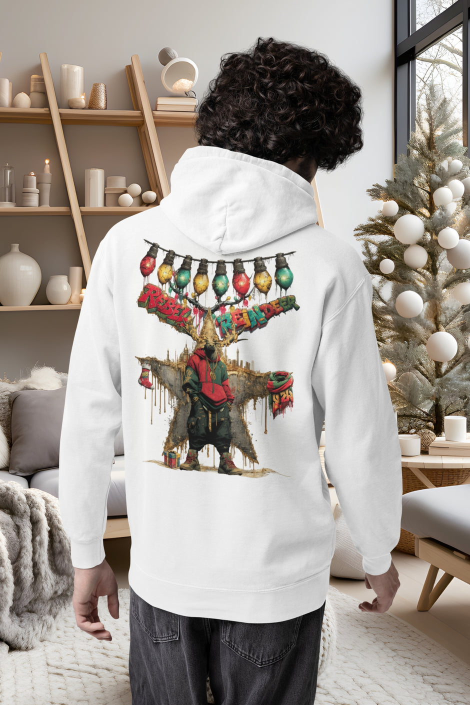 Detailaufnahme Rentier mit Weihnachtsstern – Snowtigz Hoodie.