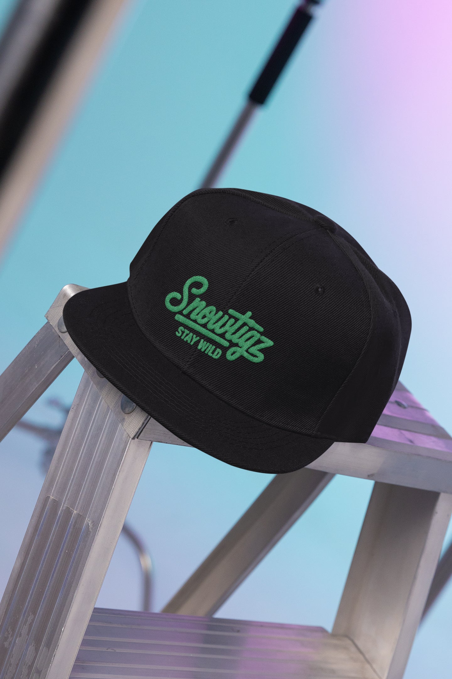 Snowtigz Unisex Snapback Cap Streetwear mit Stay Wild Schriftzug