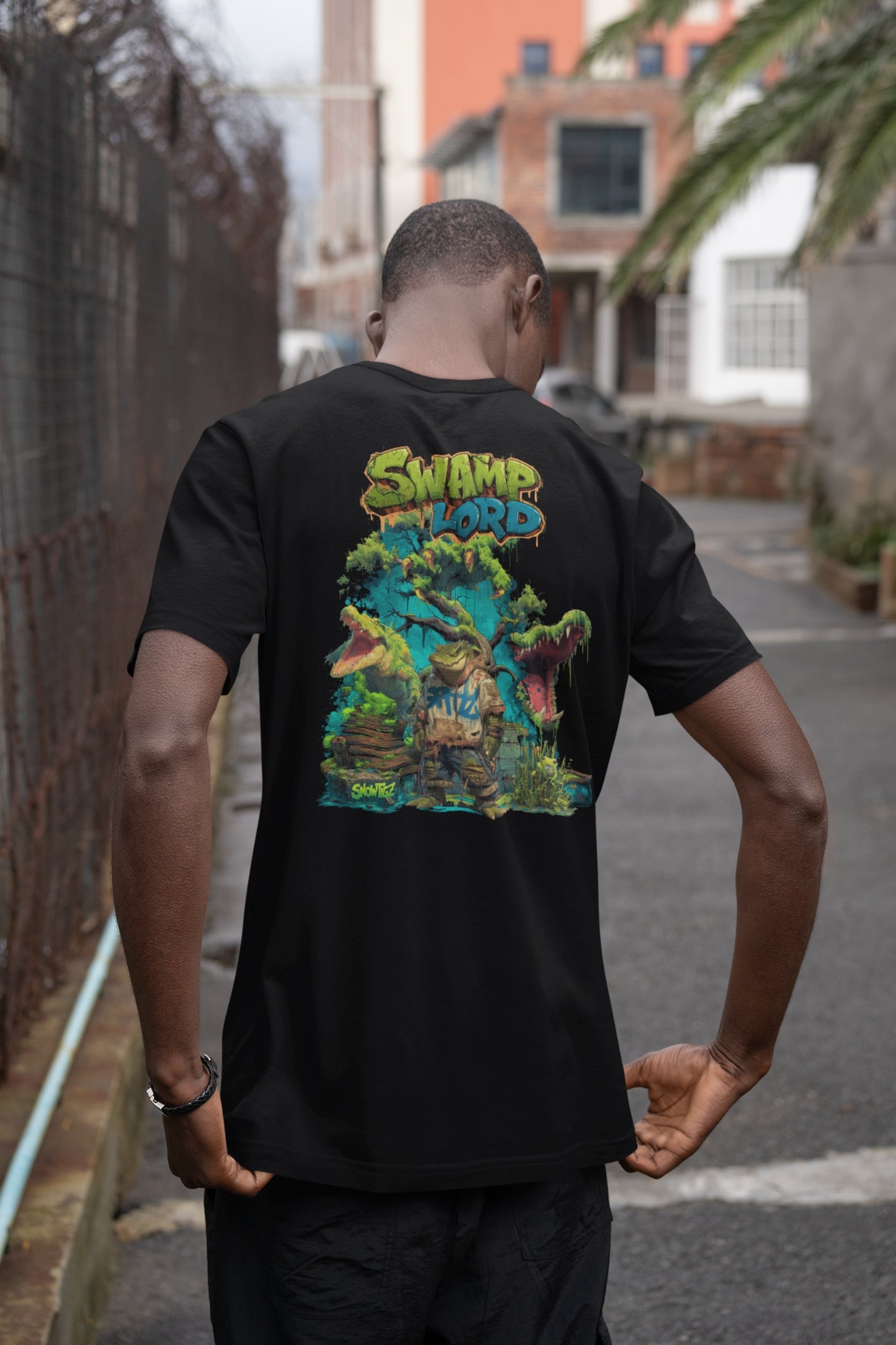 Snowtigz Shirt mit Krokodil im Hoodie und Graffiti